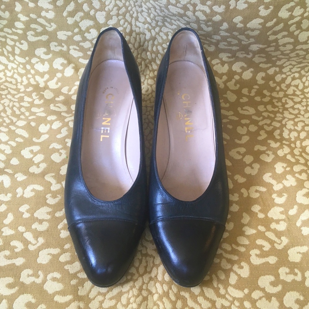CHANEL Black Leather Mid Heel Pumps